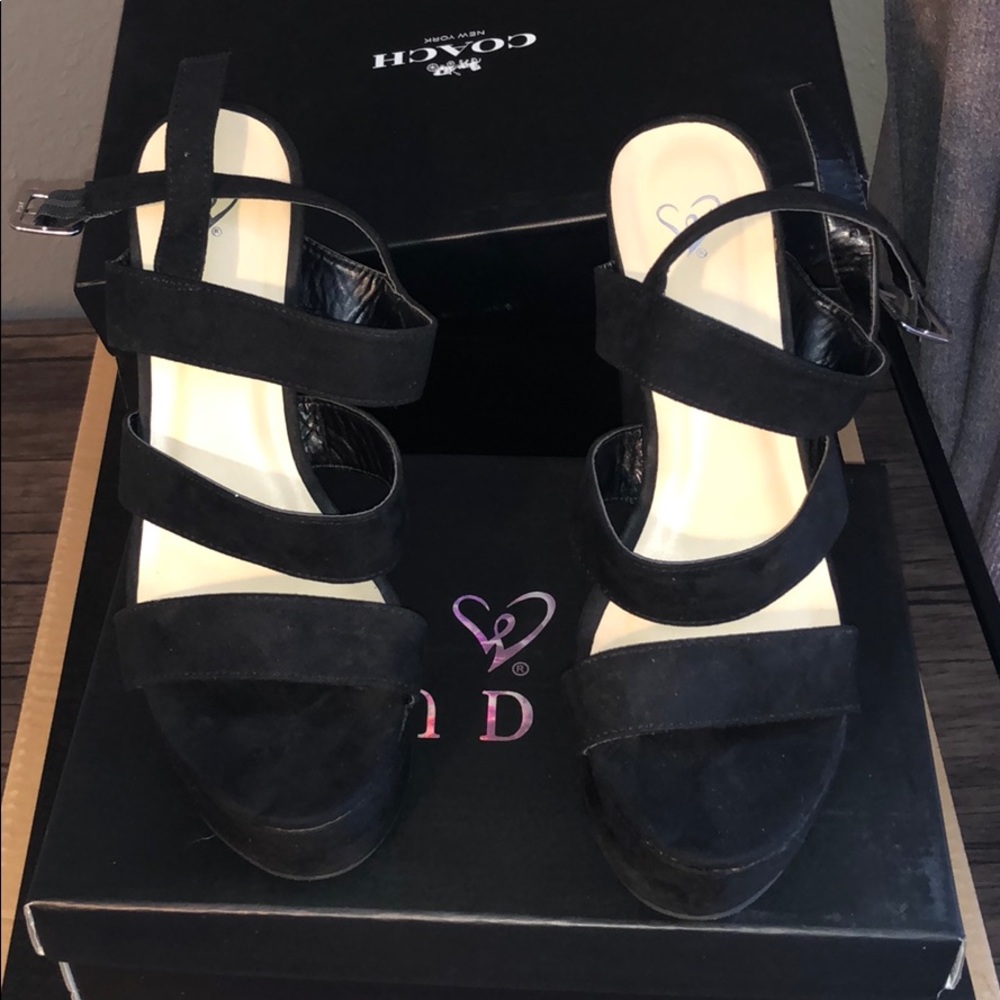 Black heels from Windsor